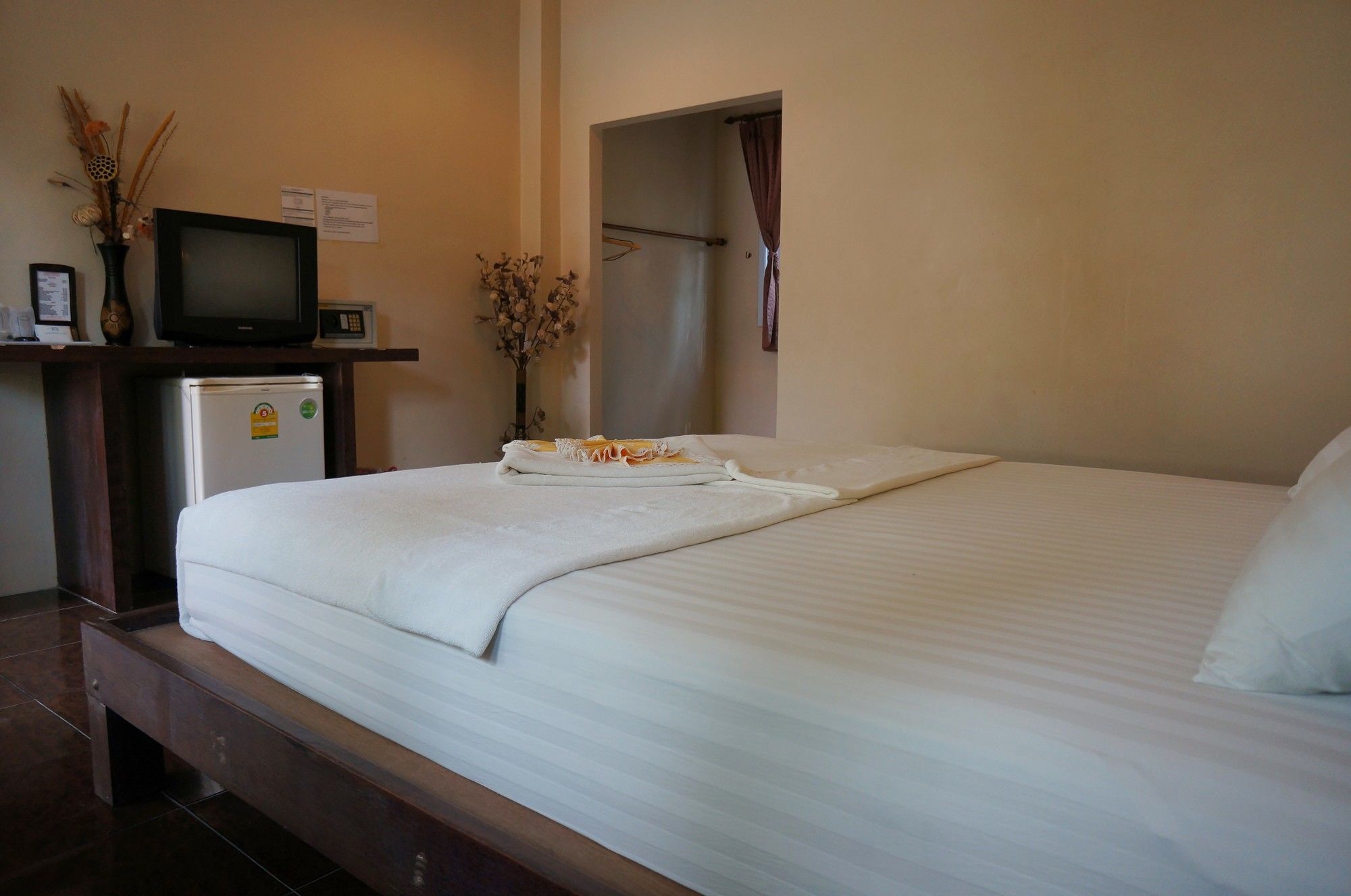 Silver Sands Beach Resort Koh Tao Exterior photo