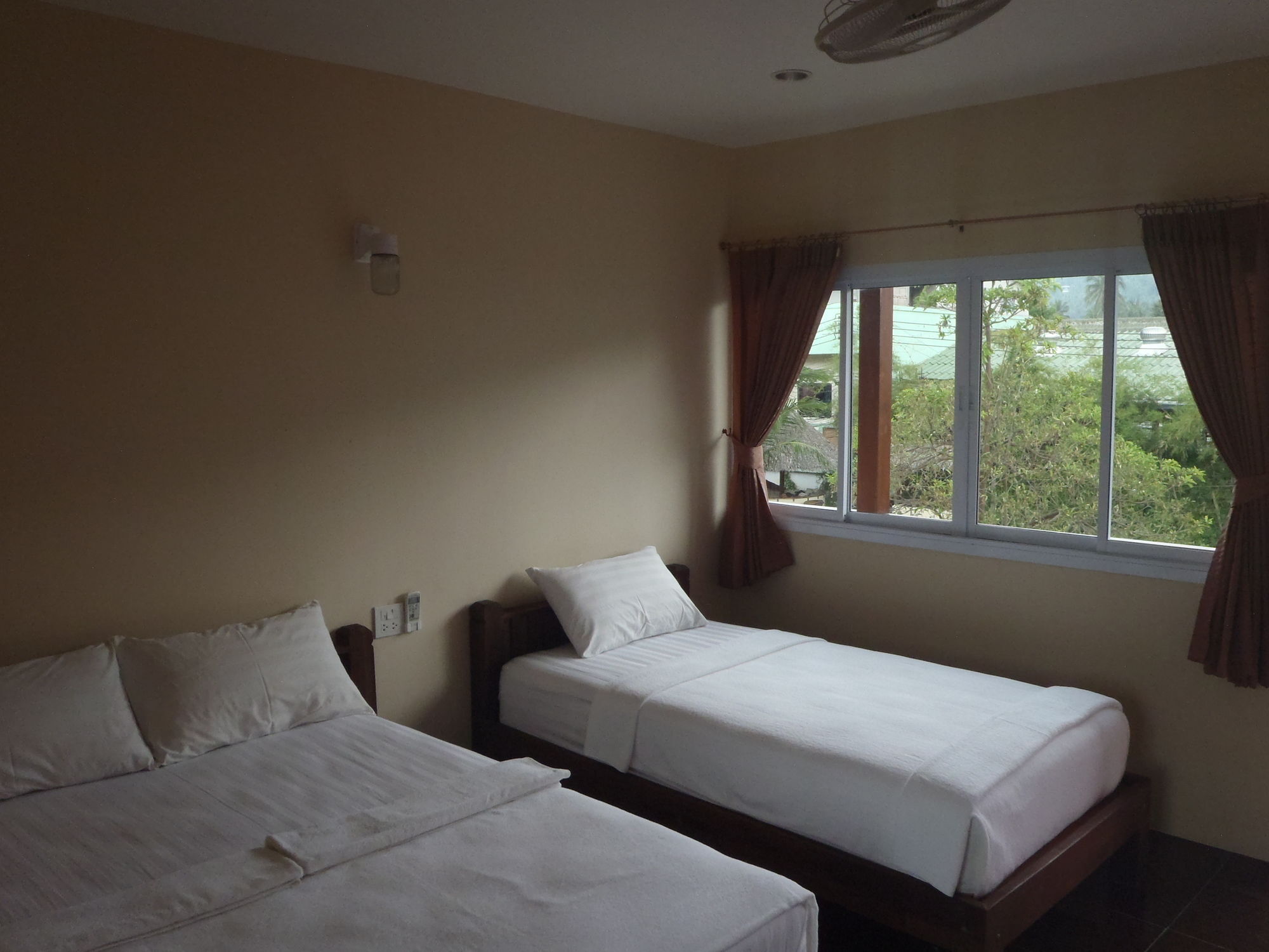 Silver Sands Beach Resort Koh Tao Exterior photo